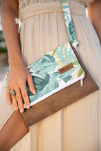 Load image into Gallery viewer, Coco Folded Purse
